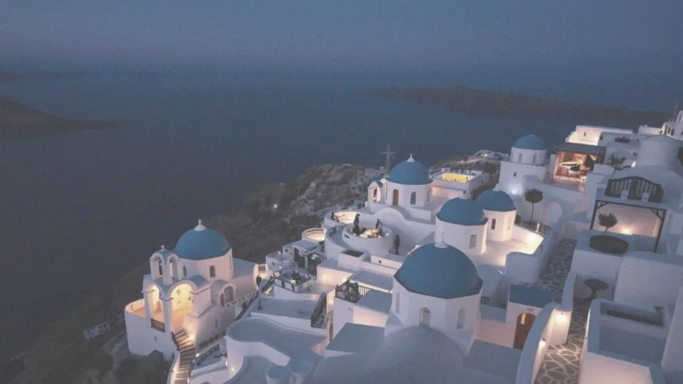 Jak wygląda życie nocne na Santorini?
