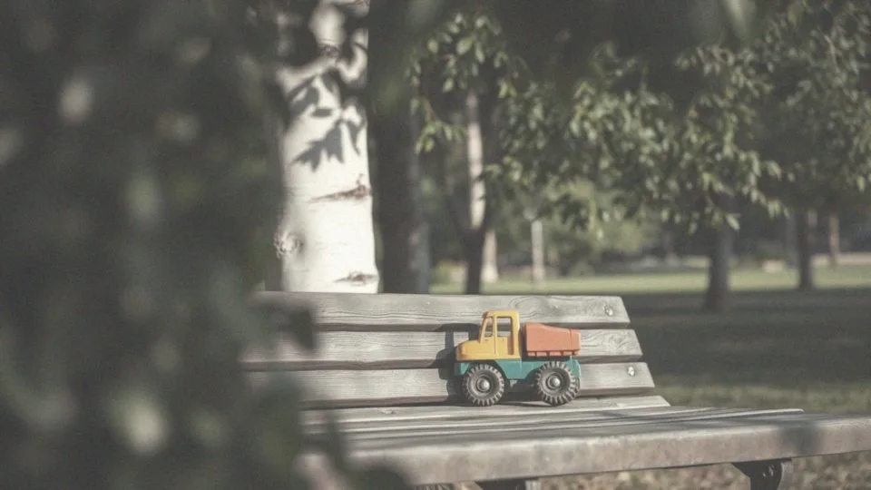 Dlaczego dziecko nie lubi taty? Przyczyny i sposoby na poprawę relacji